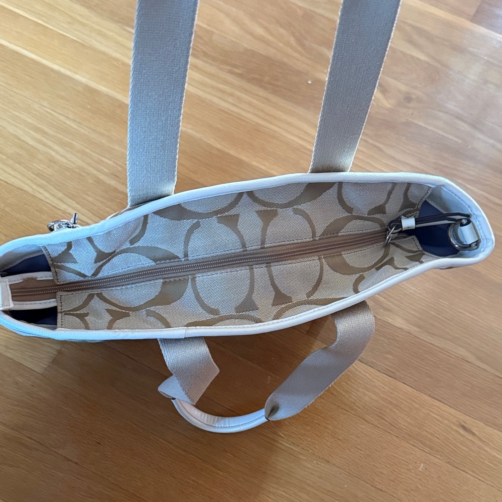 Coach Beige Tote Bag - Picture 7 of 16